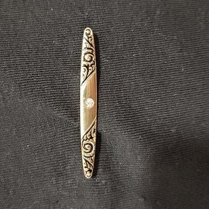 Avon Goldtone Bar Pin